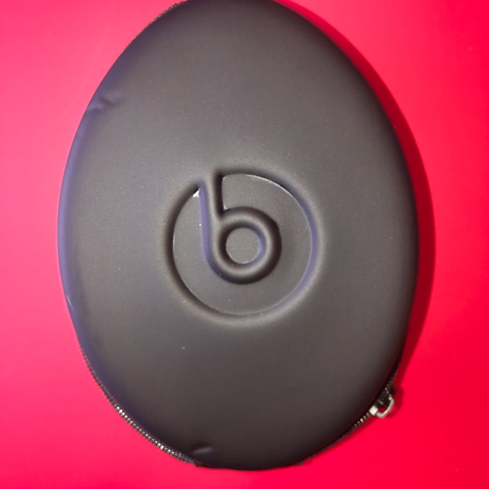 Beats headphone case